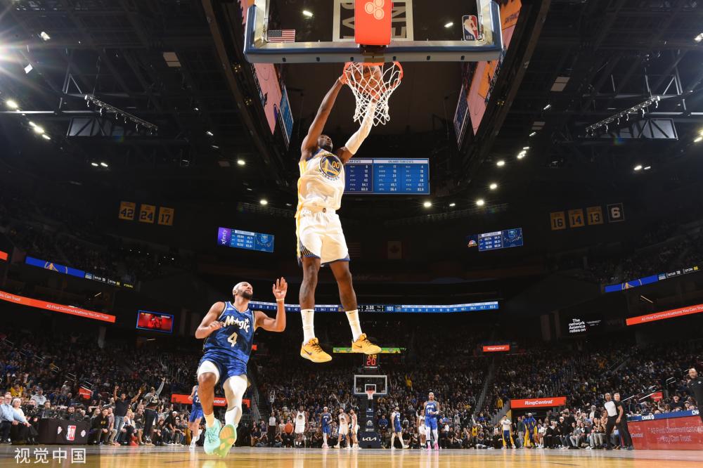 迷们满怀期 迷们满怀期